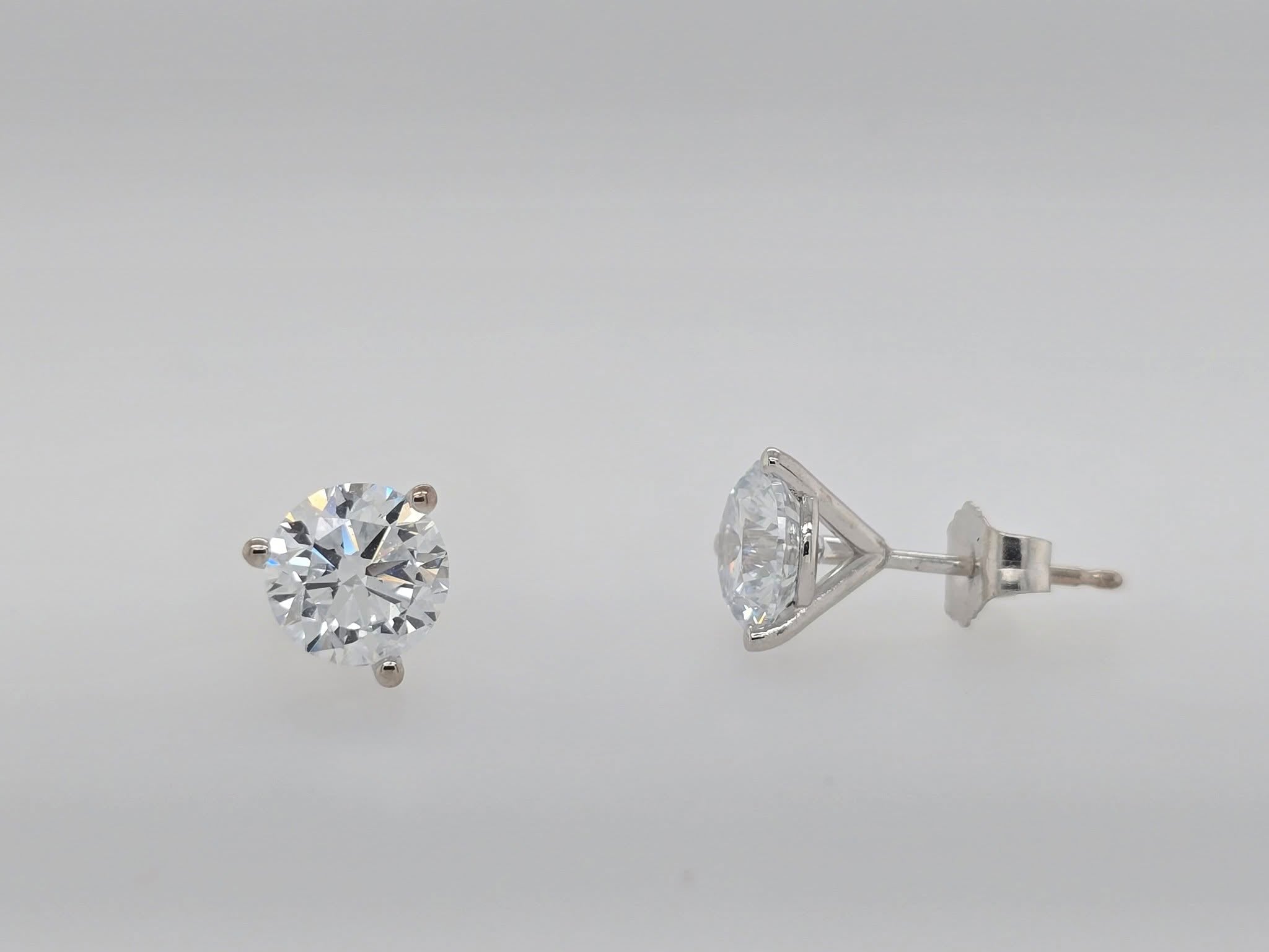 Lab-Grown Diamond Round Solitaire Stud Earrings