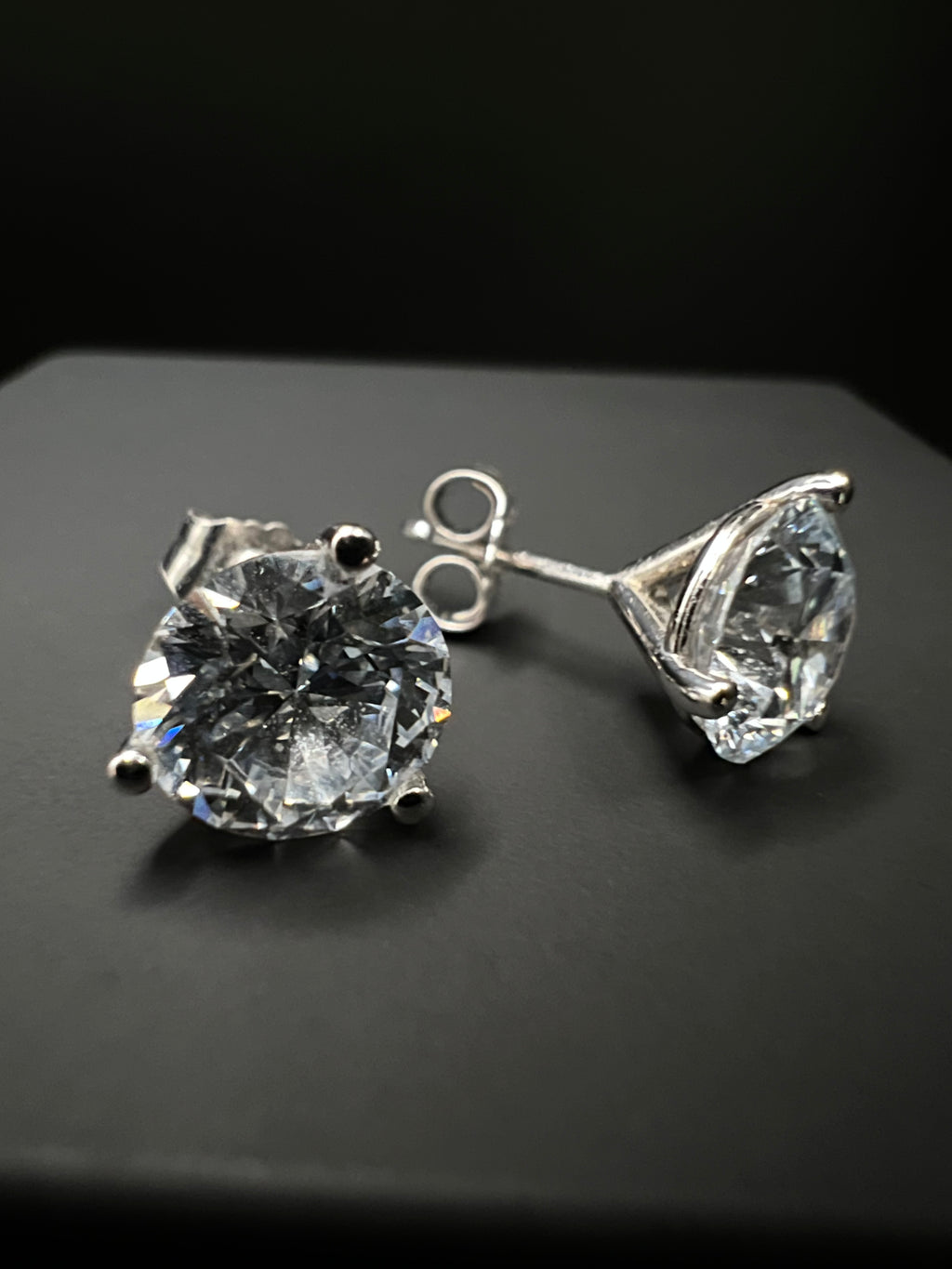 Lab-Grown Diamond Round Solitaire Stud Earrings